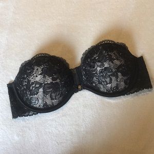 Victoria’s Secret Magnetic Closure Strapless Bra